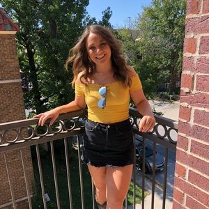 Meet your Posher, Danika